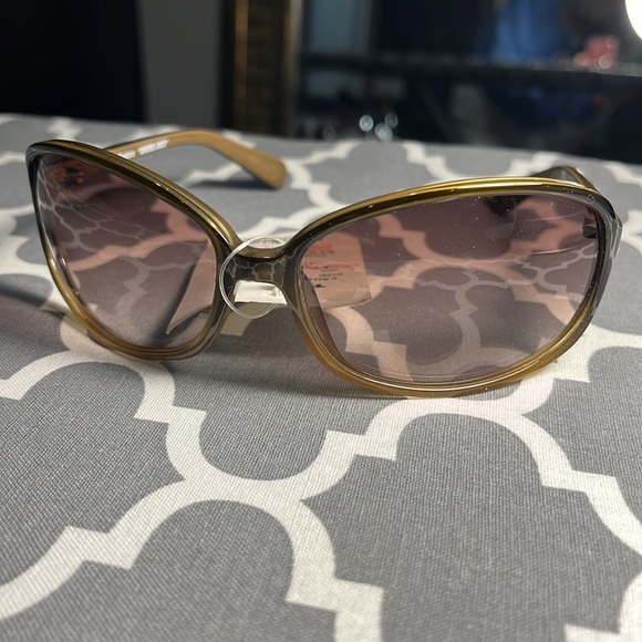 NWT Juicy Couture Sunglasses. Made in Italy. Debbie H/S warm brown color. - Picture 11 of 16